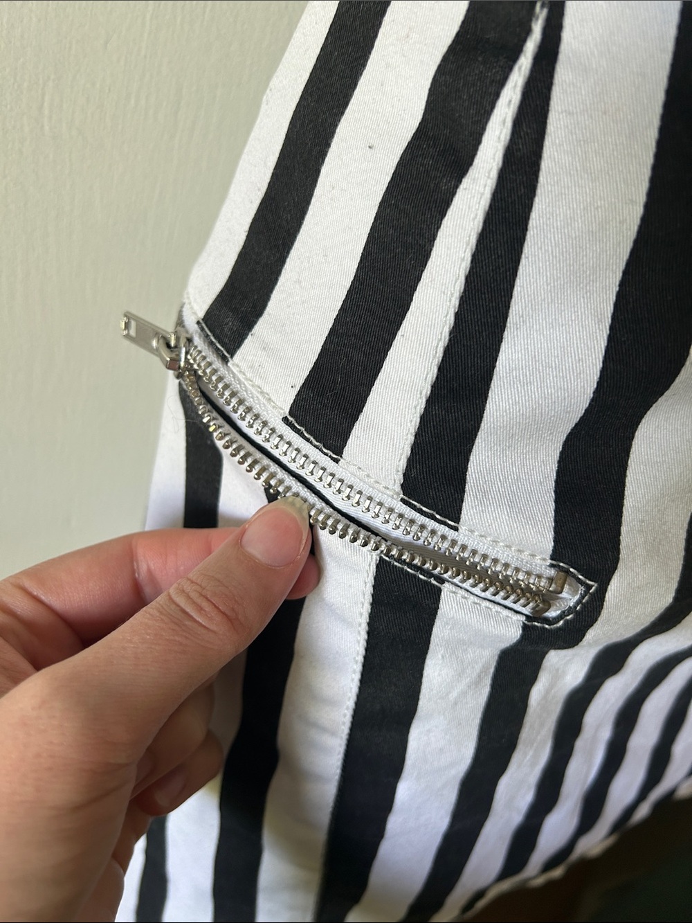 Divided by H&M - Beetlejuice Striped Mini-Skirt - Picture 2 of 9